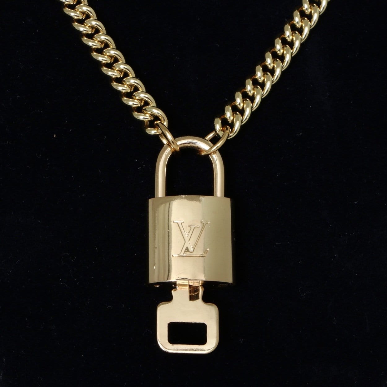 vuitton lock necklace silver