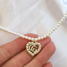 Load image into Gallery viewer, Gucci heart pendant pearl necklace
