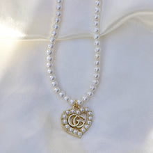 Load image into Gallery viewer, Gucci heart pendant pearl necklace
