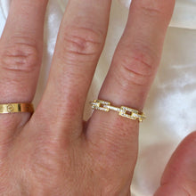 Load image into Gallery viewer, Reluxe Vintage Pavé Chain Ring
