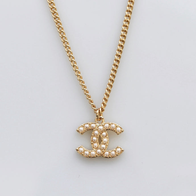 Chanel Pearl Gold Chain Pendant Necklace 74602