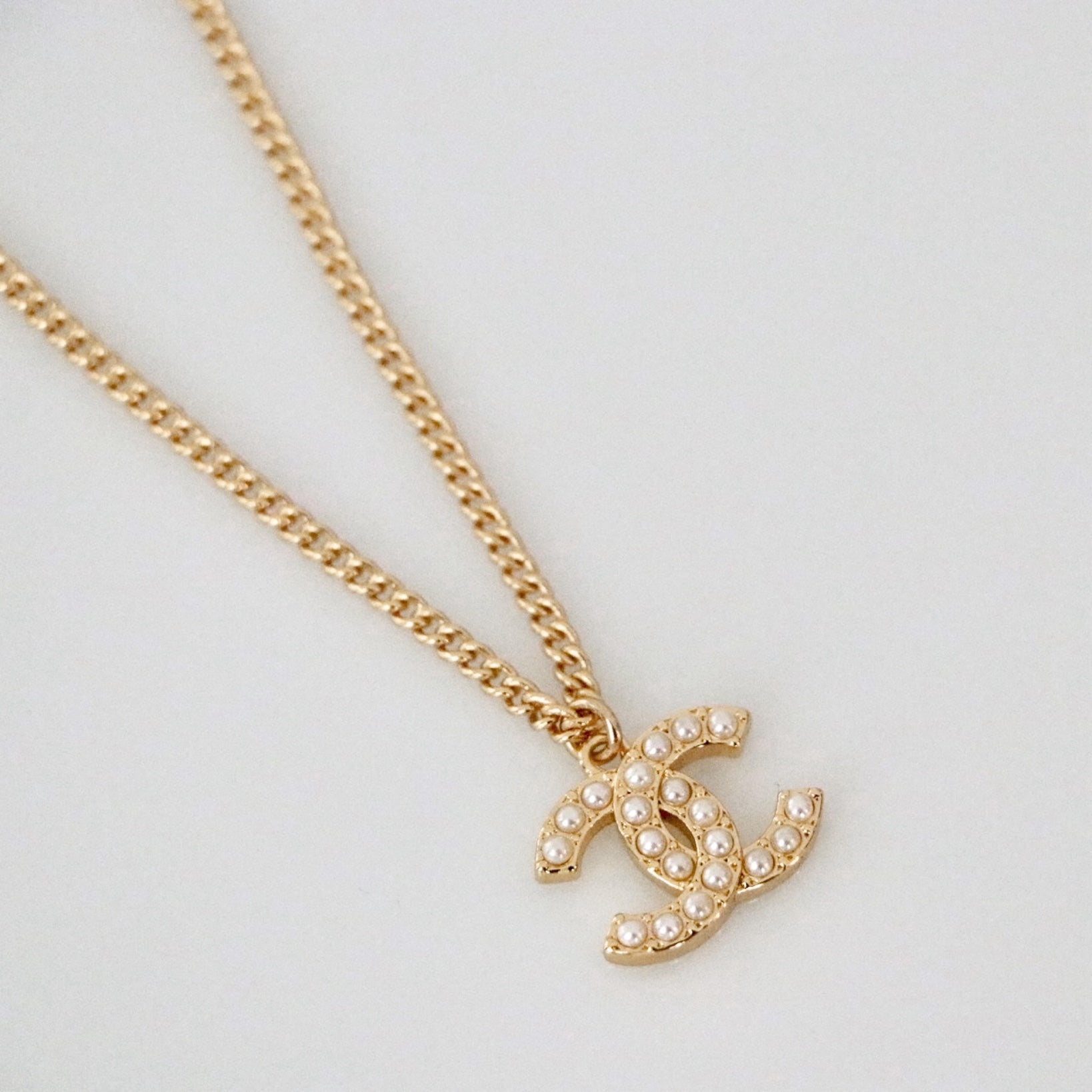 CHANEL Pearl Crystal CC Pendant Necklace Gold 786174