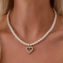 Load image into Gallery viewer, Amour Dior Pearl Necklace
