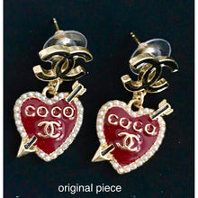 Load image into Gallery viewer, Reluxe Vintage Cupid Necklace
