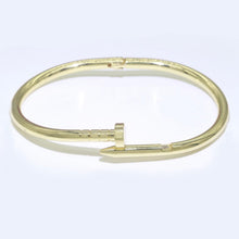 Load image into Gallery viewer, Reluxe Vintage Spiral Nail Bracelet

